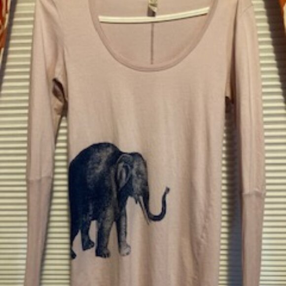 Scoop Neck Long Sleeve Pink Shirt with Elephant, Thumbholes on Sleeves Size Med - Picture 6 of 7